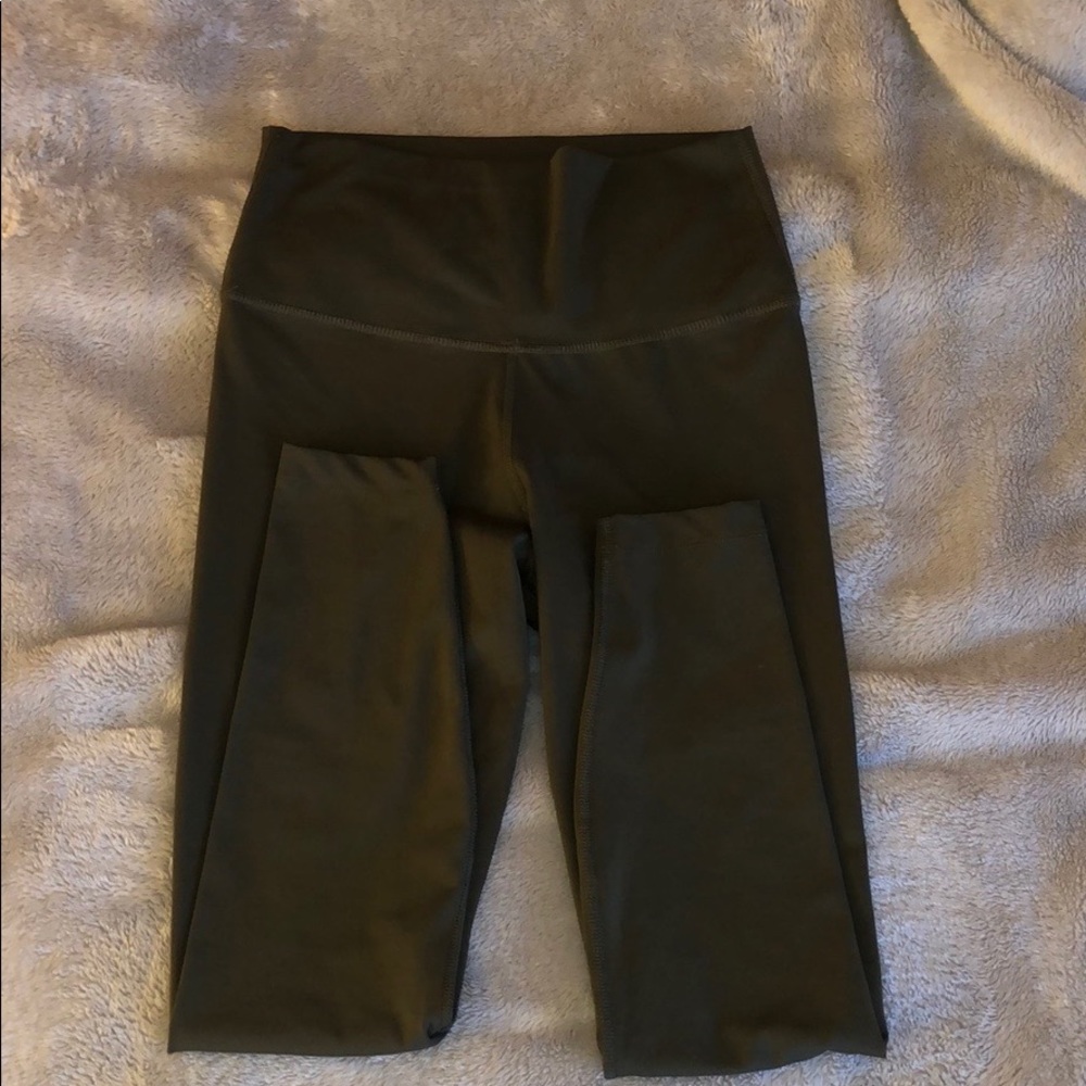 Nike. Olive Leggings.